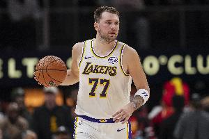 湖人VS黄蜂首发：里夫斯复出先发&东契奇VS塞克斯顿&小桥